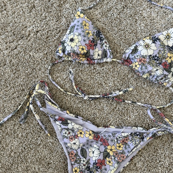 NWOT RVCA Bikini Set - Picture 2 of 4
